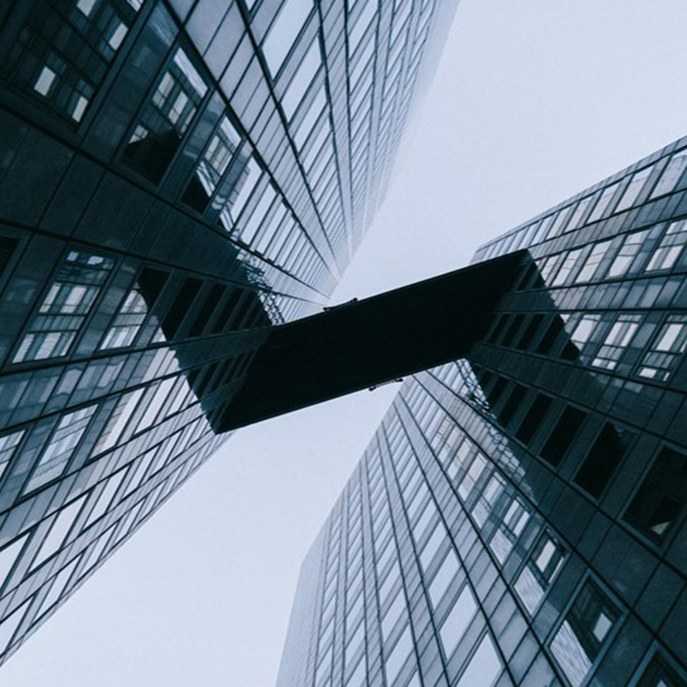 Connection between buildings